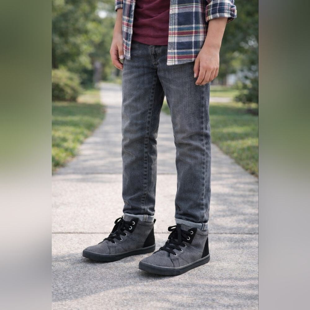 Crazy 8 Gray & Black Dressy Hightops sz 5